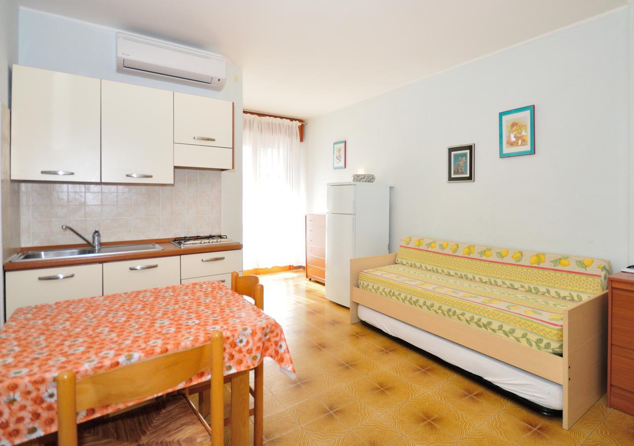 Condominio Bristol Бибионе Экстерьер фото