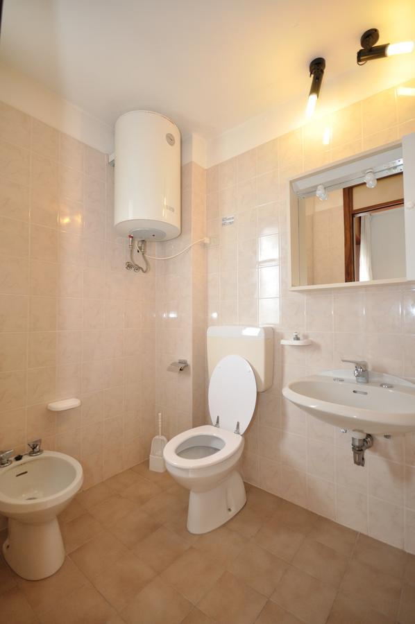 Condominio Bristol Бибионе Экстерьер фото